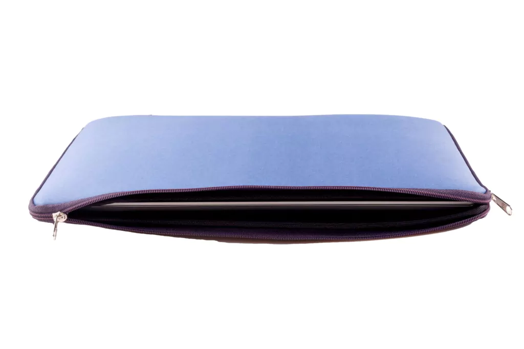 cdtk_mg_7061_alta1-0e2466114dc303613716832179770889-1024-1024 Funda para Notebook CDTEK 15.6" Celeste | Neoprene Protectora | Cierre Doble Seguro - Imagen 3