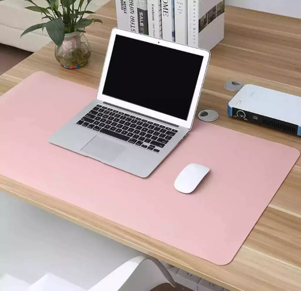 desk-rosa5-f99ee5eb657e02685f17001449862882-1024-1024 Mouse Pad CDTEK Desk Pad Liso 84 x 38 cm | ROSA - Imagen 3
