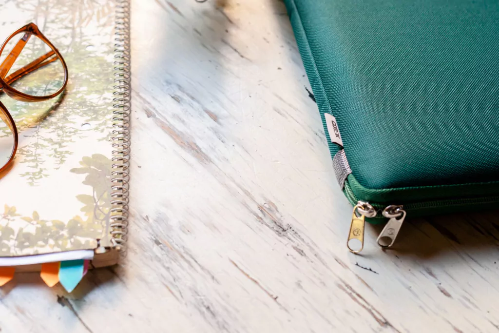 _mg_7203_alta1-e903f9d091086fb7cb16832179162504-1024-1024 Funda Porta Notebook CDTEK 15.6" Verde | Funda Cordura Acolchada 8mm | Protección para Transporte - Imagen 3